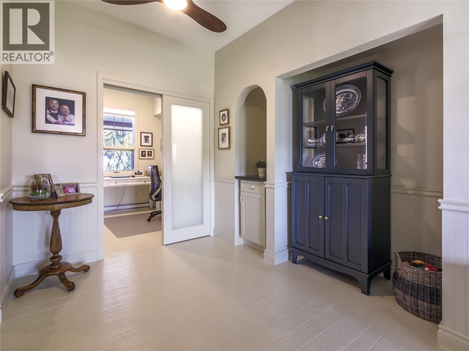 6207 Whinton Crescent, Peachland