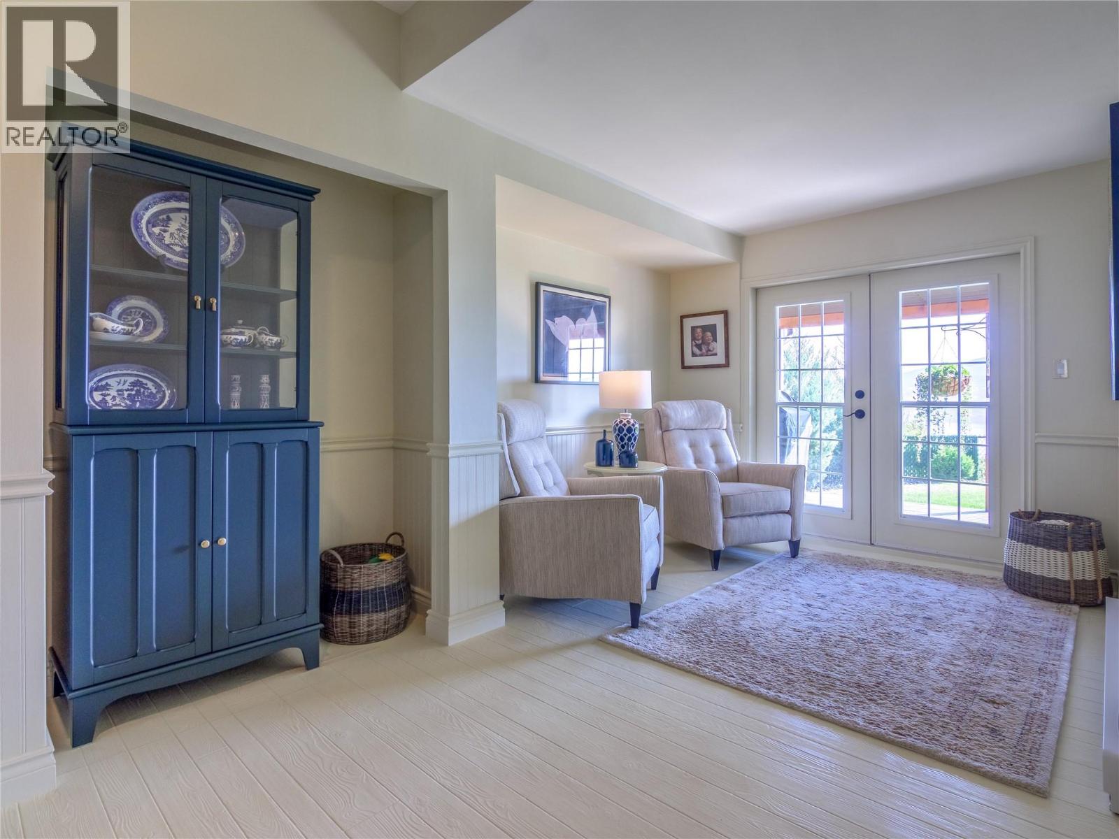 6207 Whinton Crescent, Peachland
