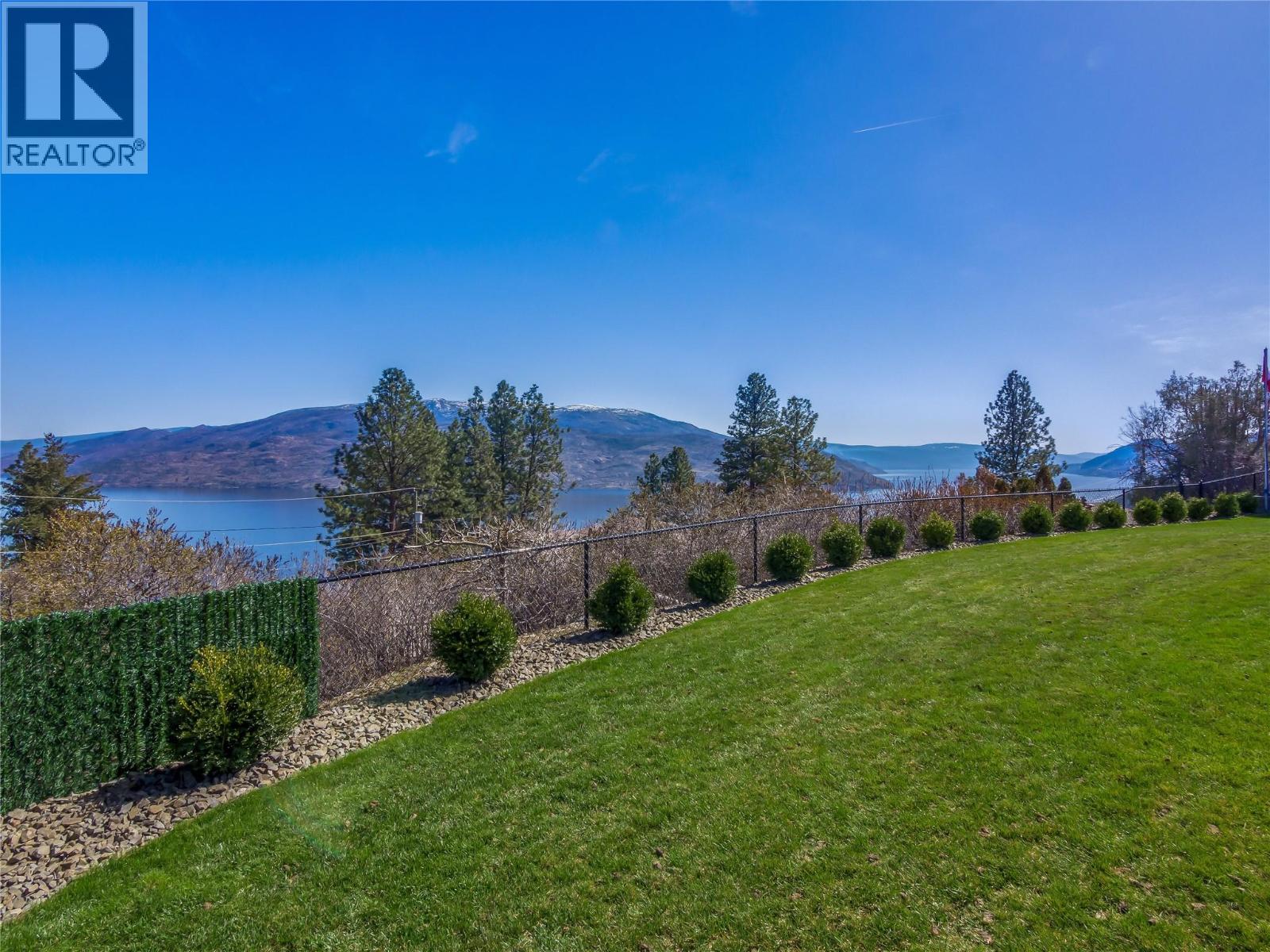 6207 Whinton Crescent, Peachland