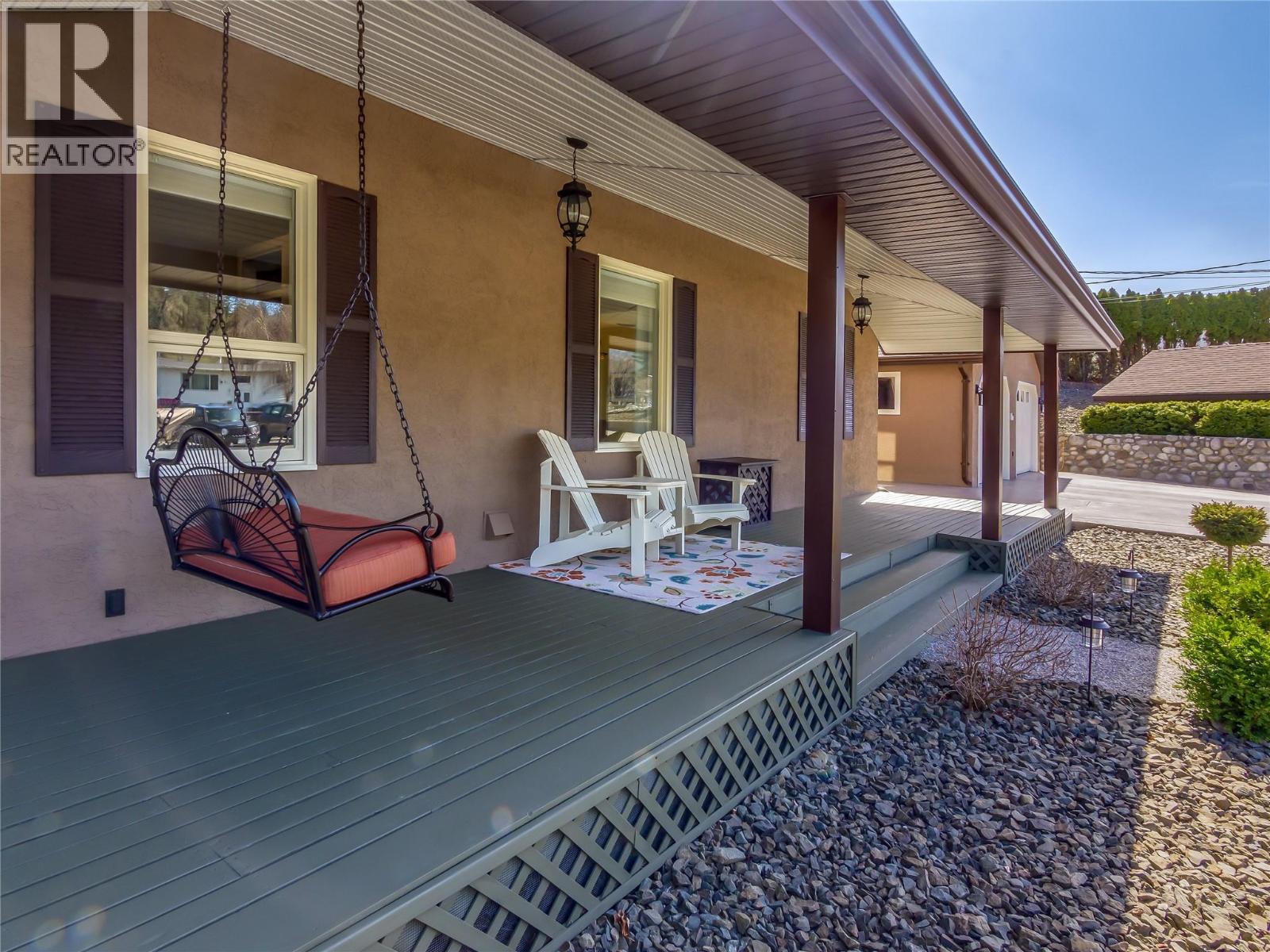 6207 Whinton Crescent, Peachland
