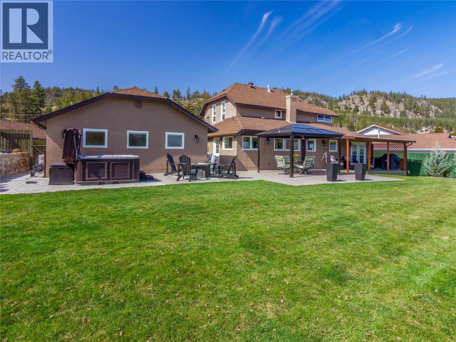 6207 Whinton Crescent, Peachland