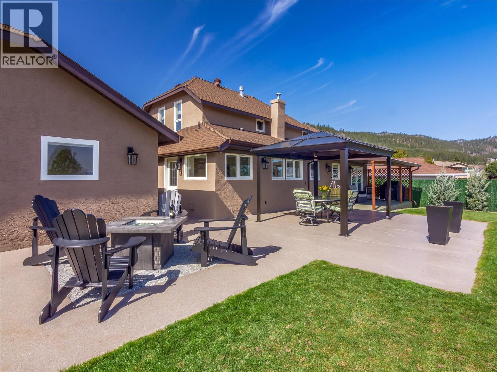 6207 Whinton Crescent, Peachland