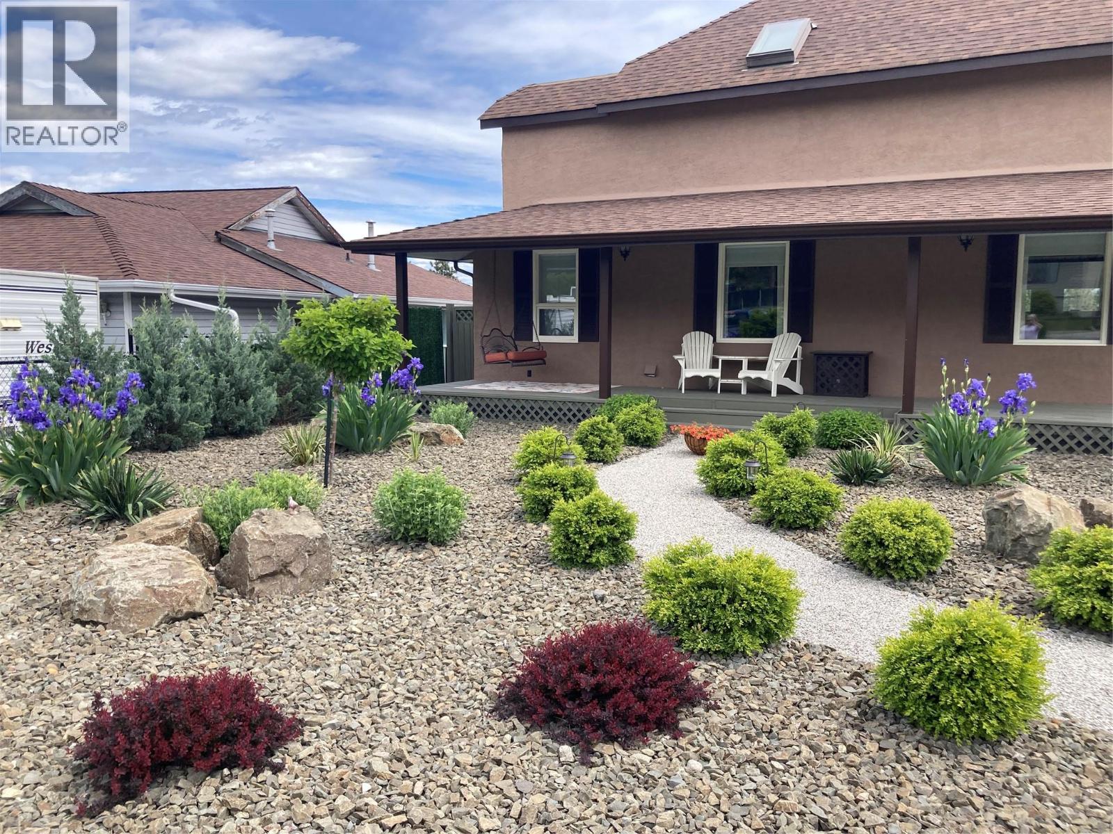 6207 Whinton Crescent, Peachland