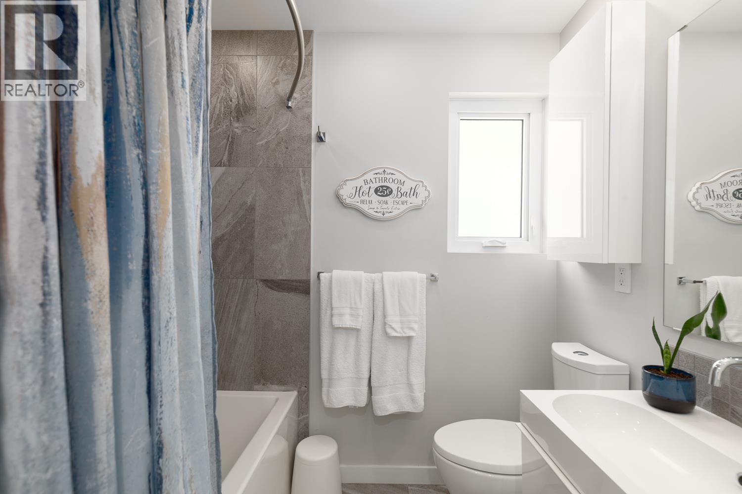 3812 GARDEN GROVE DRIVE, Burnaby