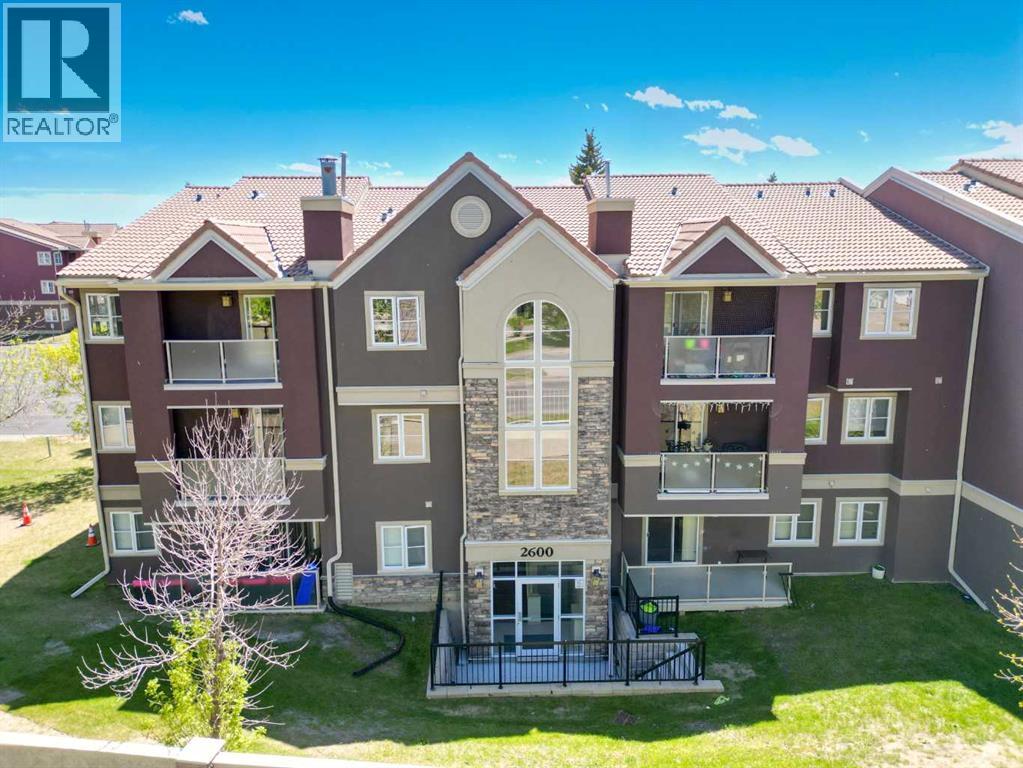 Single Family House for Sale in   Edenwold Heights NW Edgemont Calgary 
