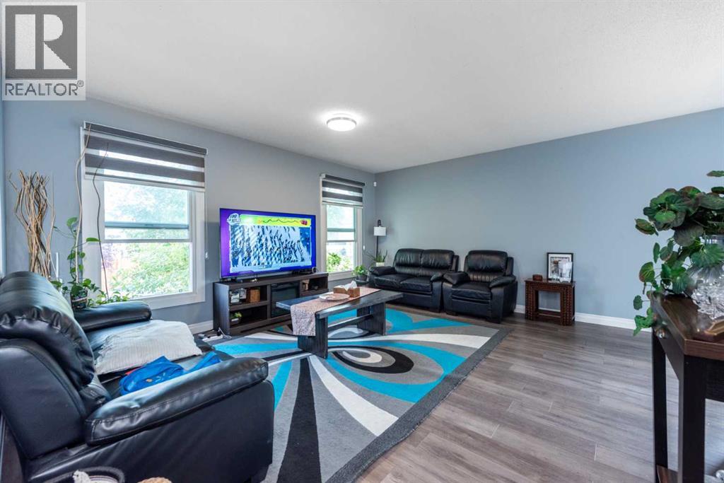 Single Family House Bi-level for Sale in  Whitehaven Road NE Whitehorn Calgary 