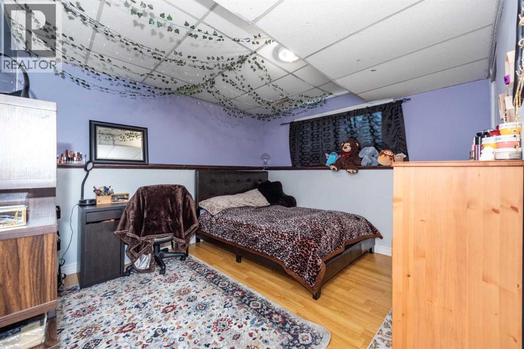 Single Family House Bi-level for Sale in  Whitehaven Road NE Whitehorn Calgary 