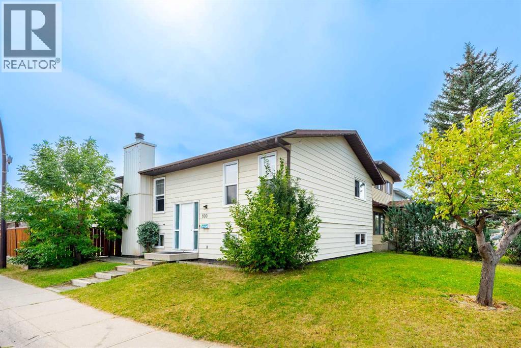 Single Family House Bi-level for Sale in  Whitehaven Road NE Whitehorn Calgary 