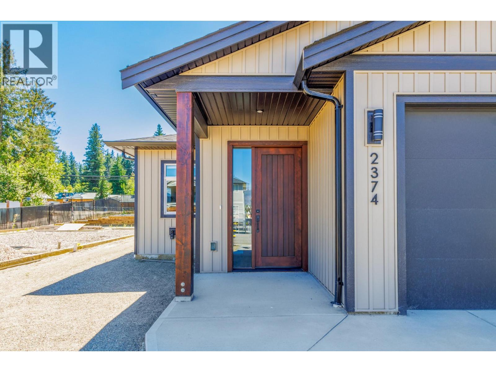 2374 6 Avenue SE, Salmon Arm