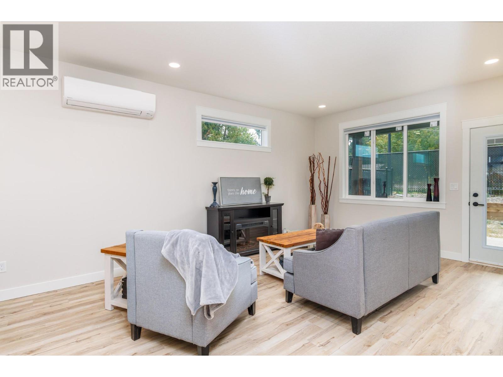 2374 6 Avenue SE, Salmon Arm