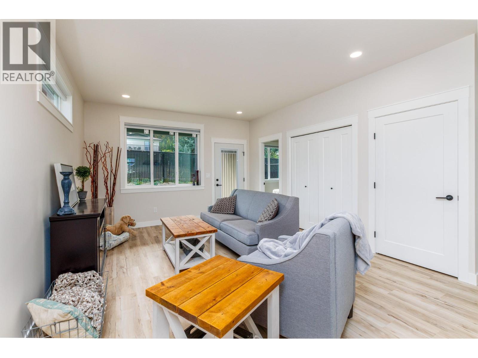 2374 6 Avenue SE, Salmon Arm