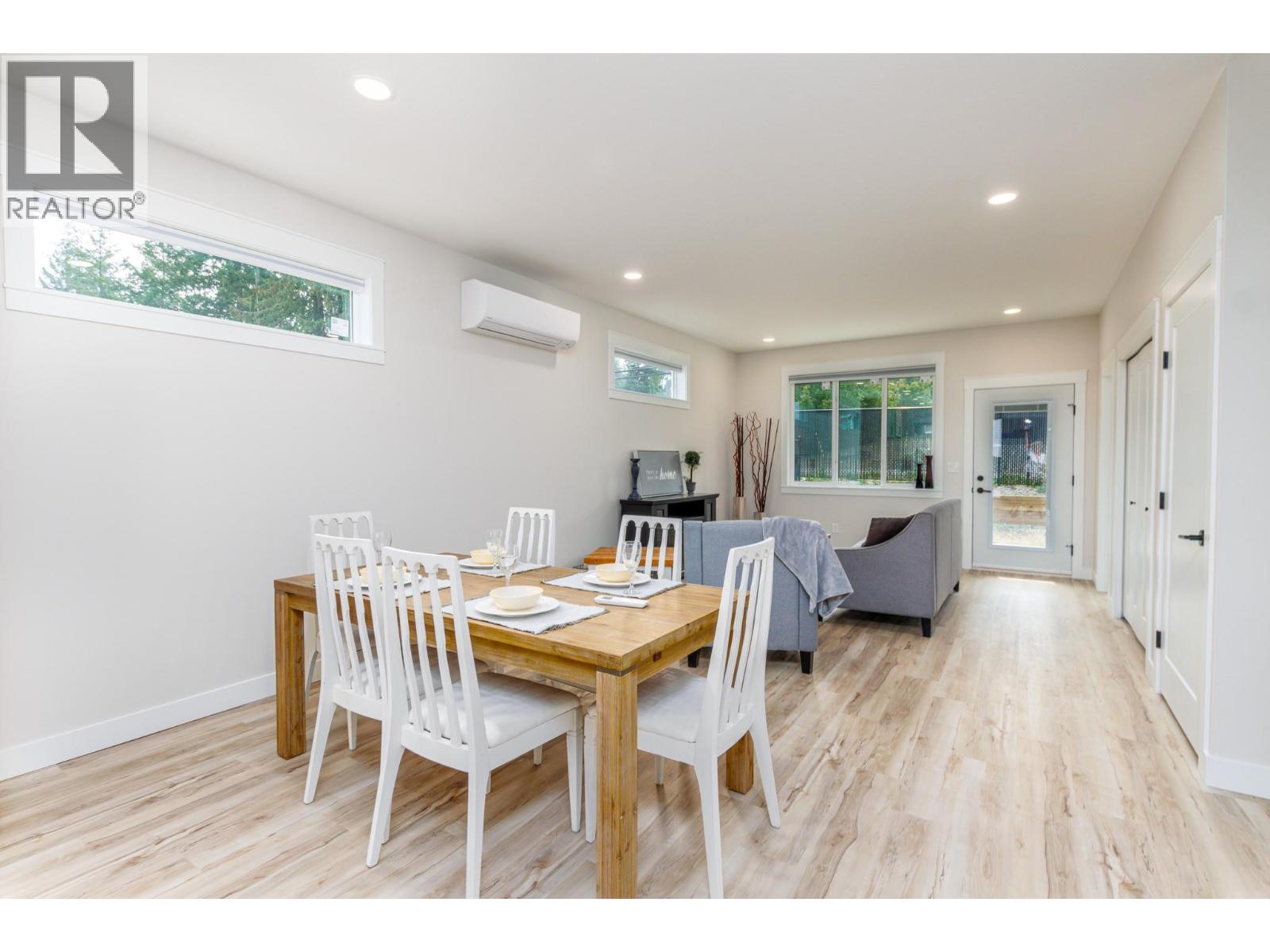 2374 6 Avenue SE, Salmon Arm