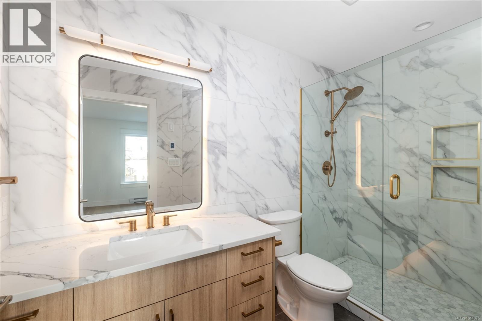 4 820 Dunsmuir Road, Esquimalt