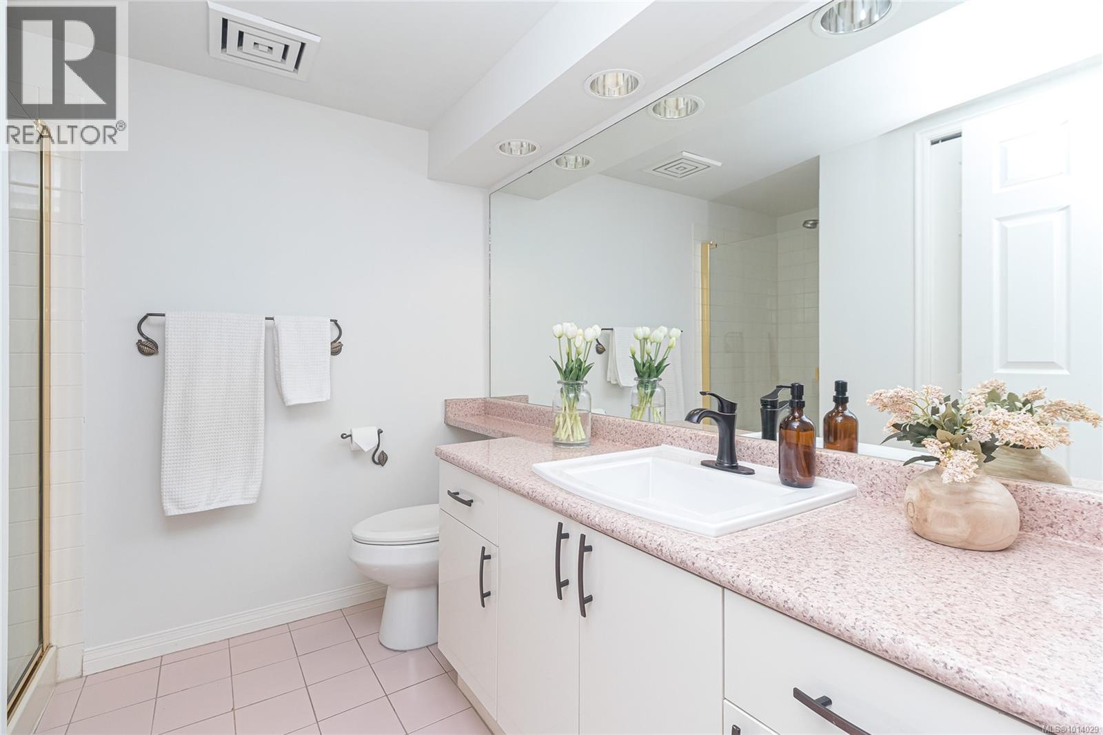 305 11 Cooperage Place West, Victoria