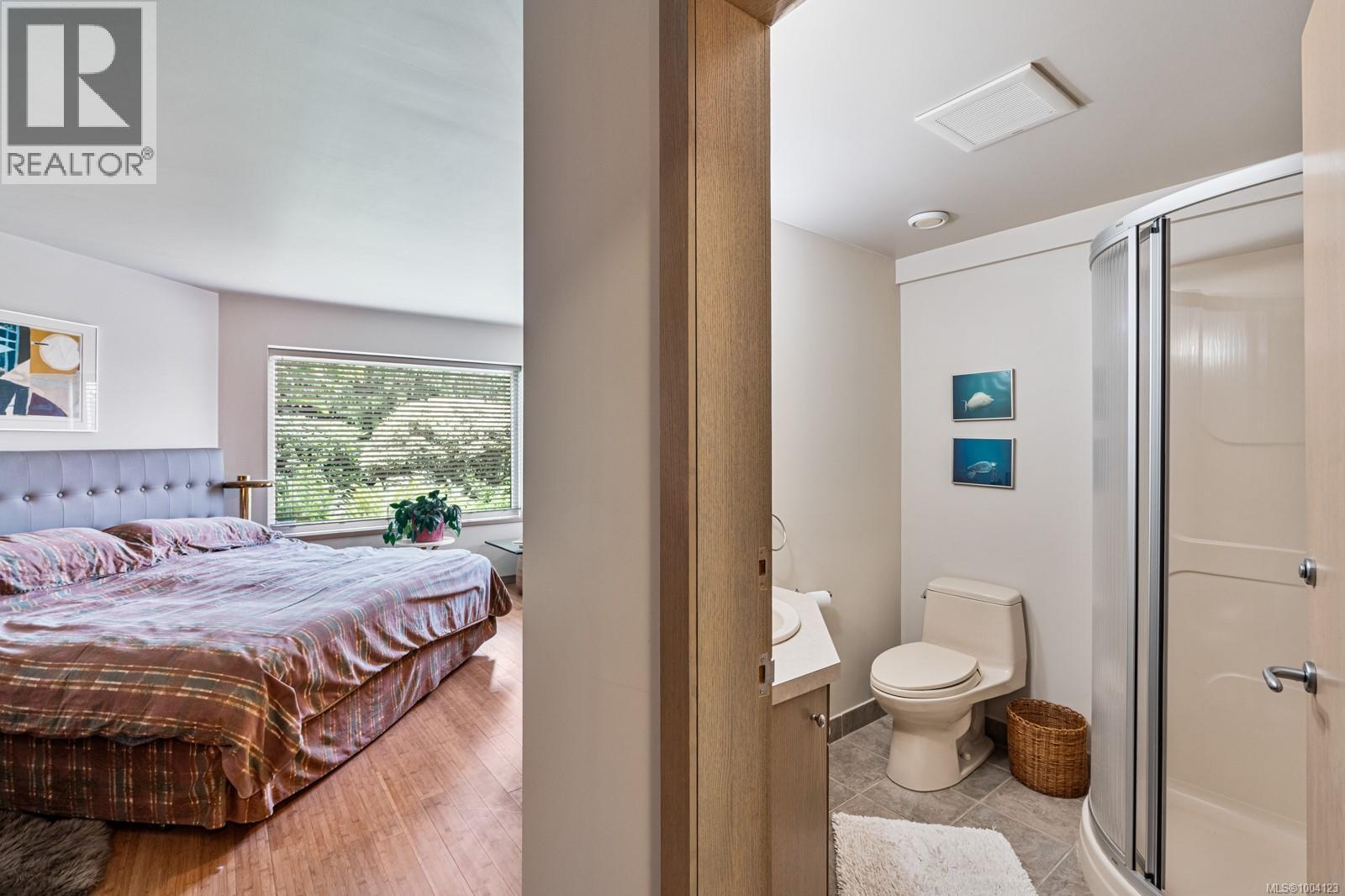 11406 Sycamore Dr, North Saanich