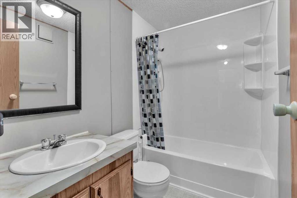 Single Family House Mobile Home for Sale in  Burroughs Circle NE Montgomery Calgary 