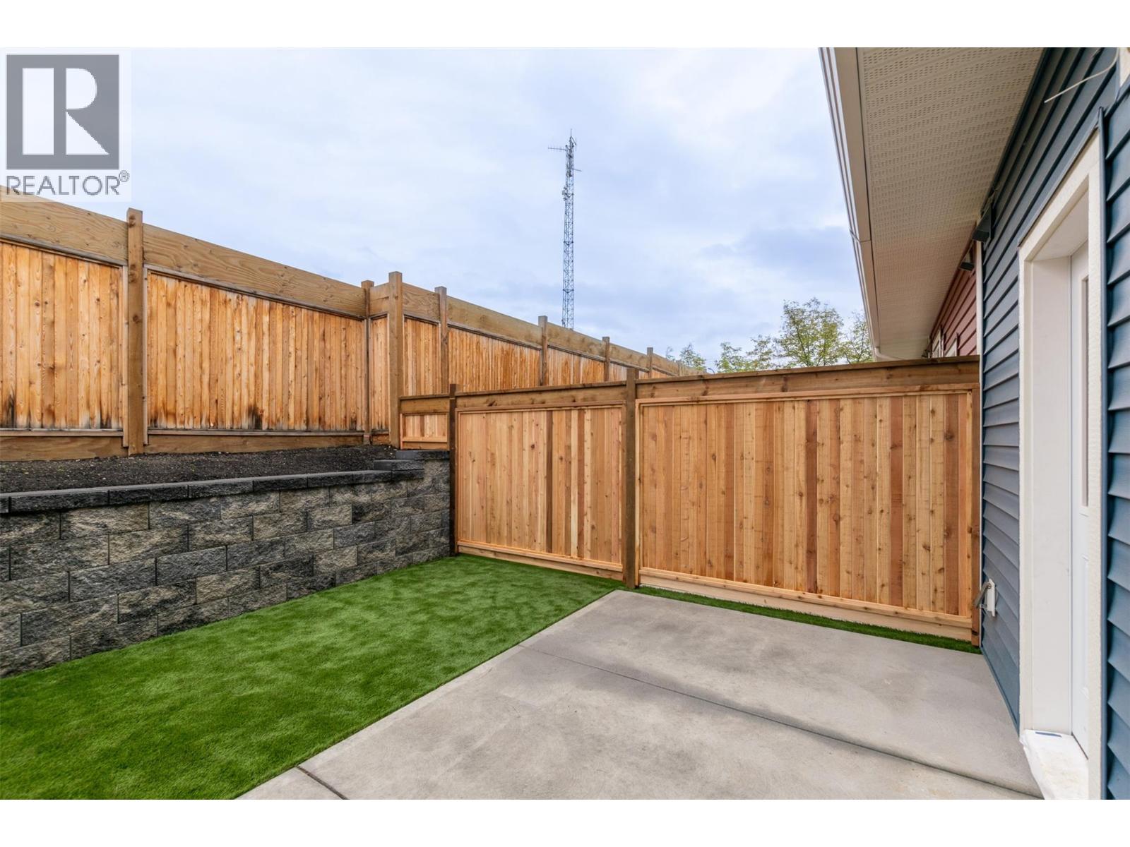 4 1910 11 Avenue Northeast, Salmon Arm