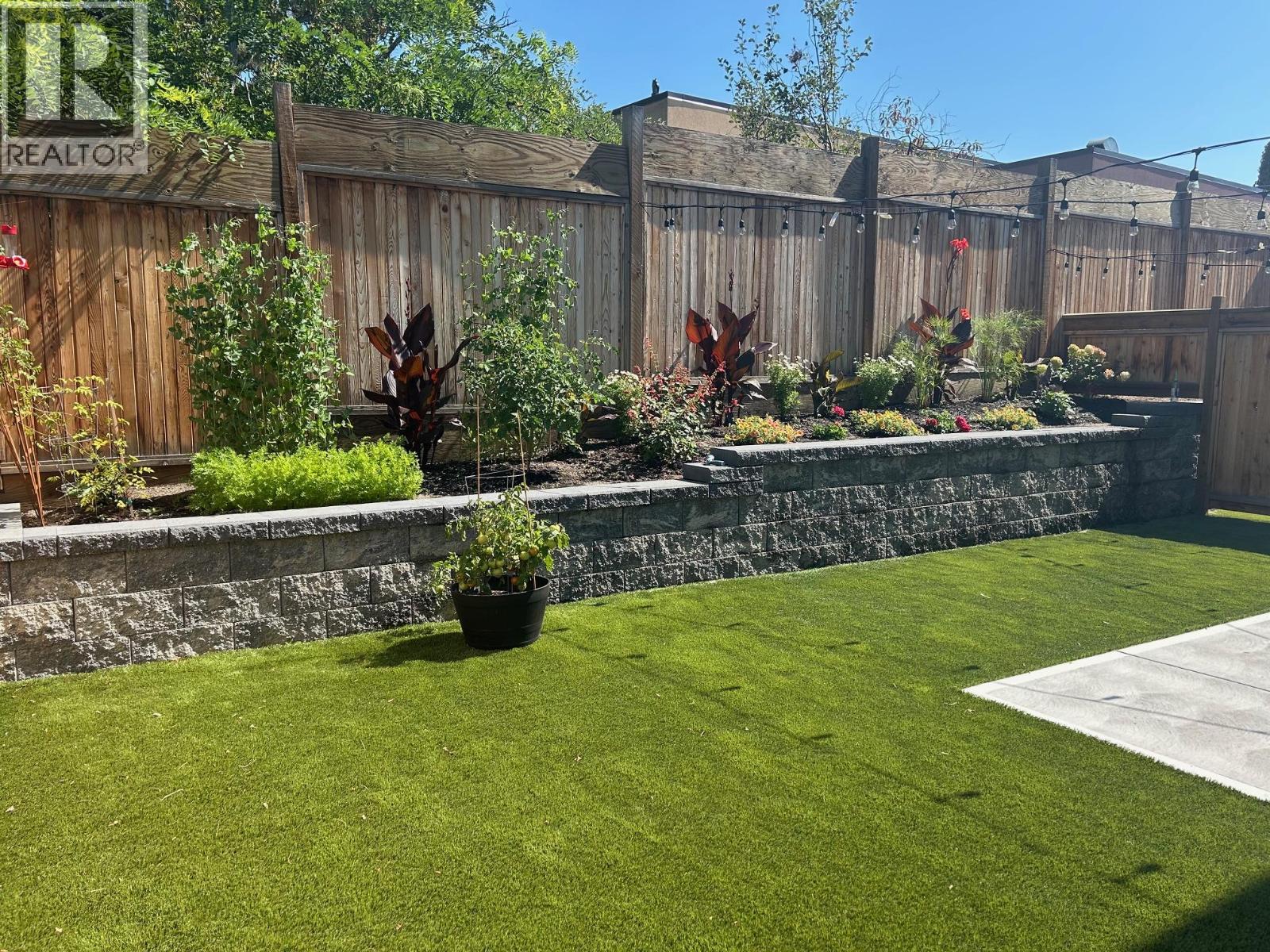 4 1910 11 Avenue Northeast, Salmon Arm