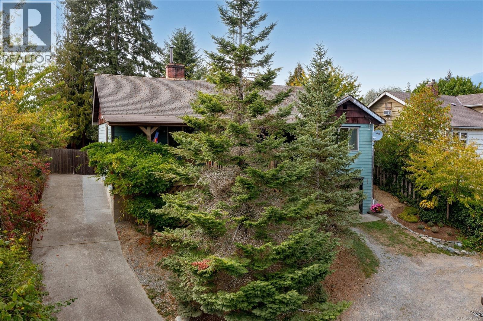 6142 Lakeview Dr, Duncan