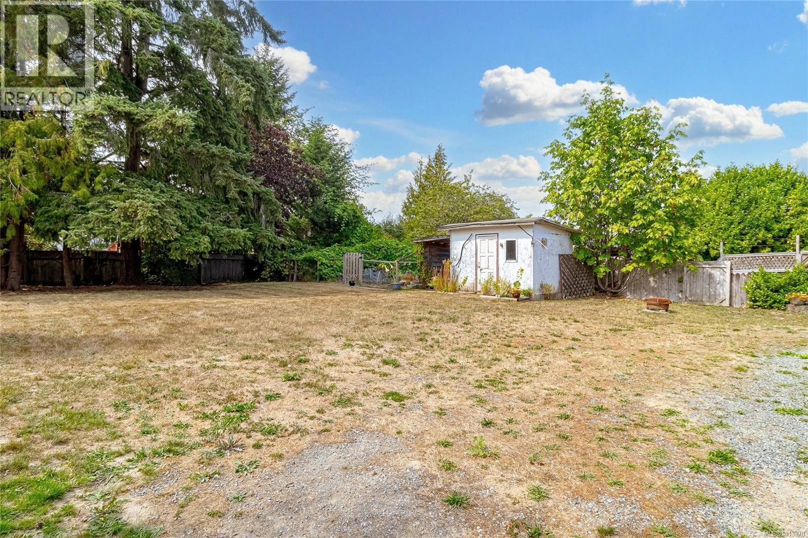 6142 Lakeview Dr, Duncan