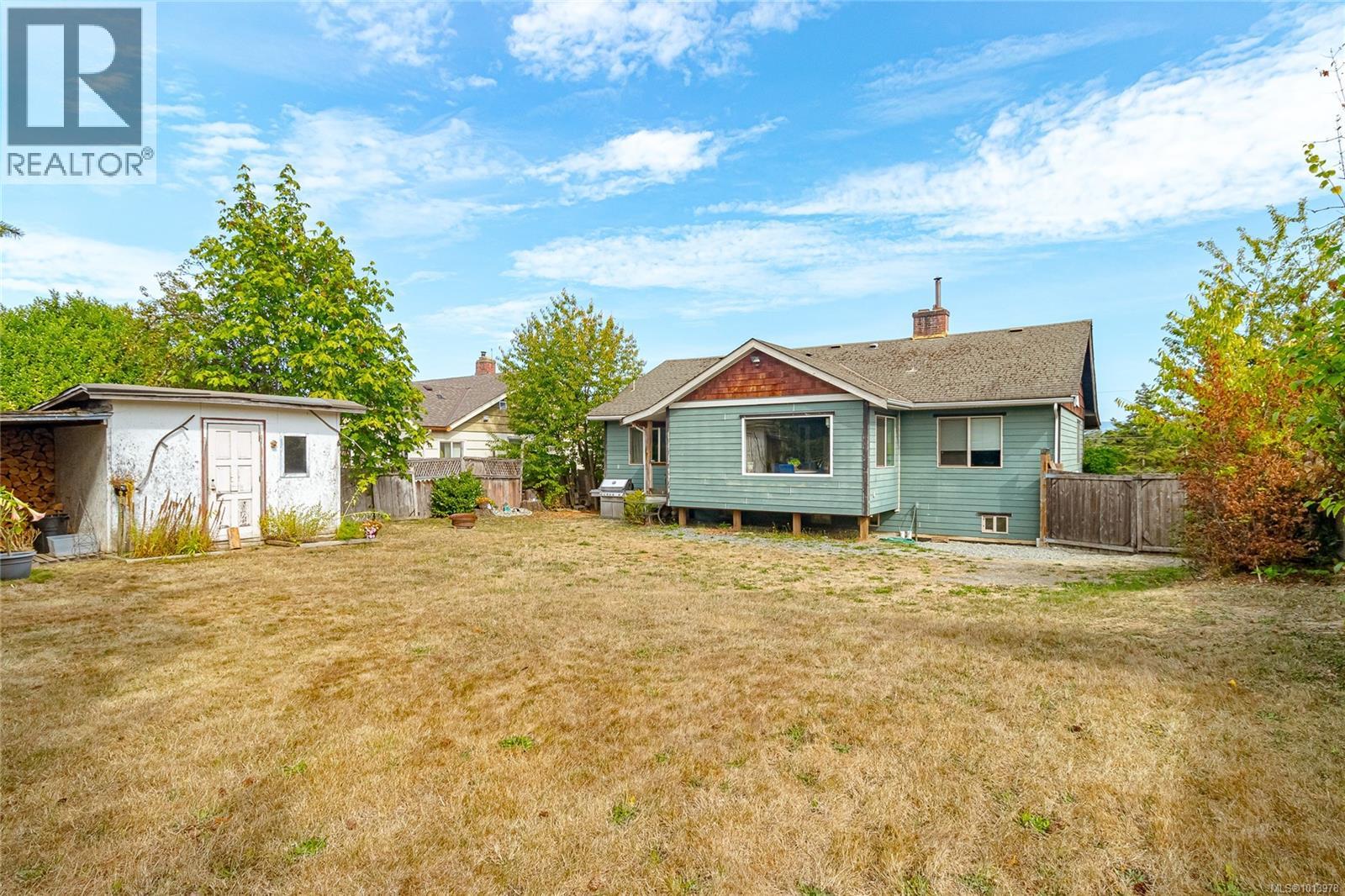 6142 Lakeview Dr, Duncan