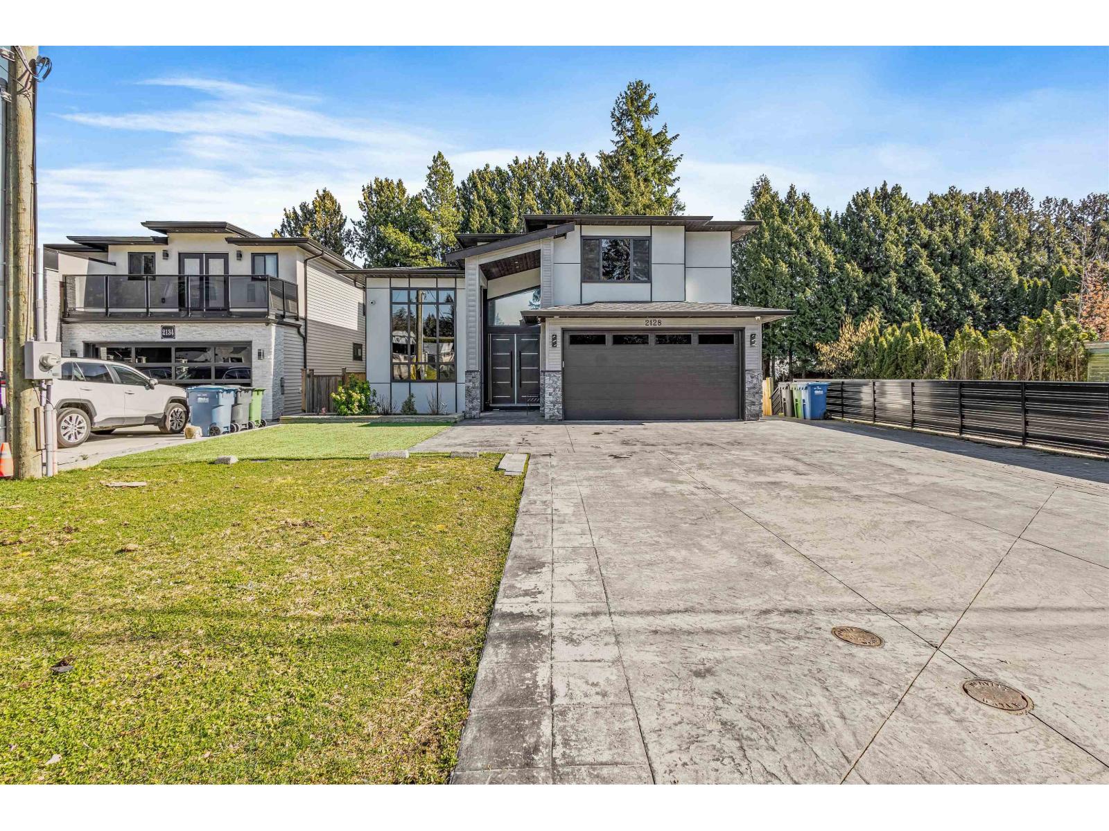 2128 OAKRIDGE CRESCENT, ABBOTSFORD