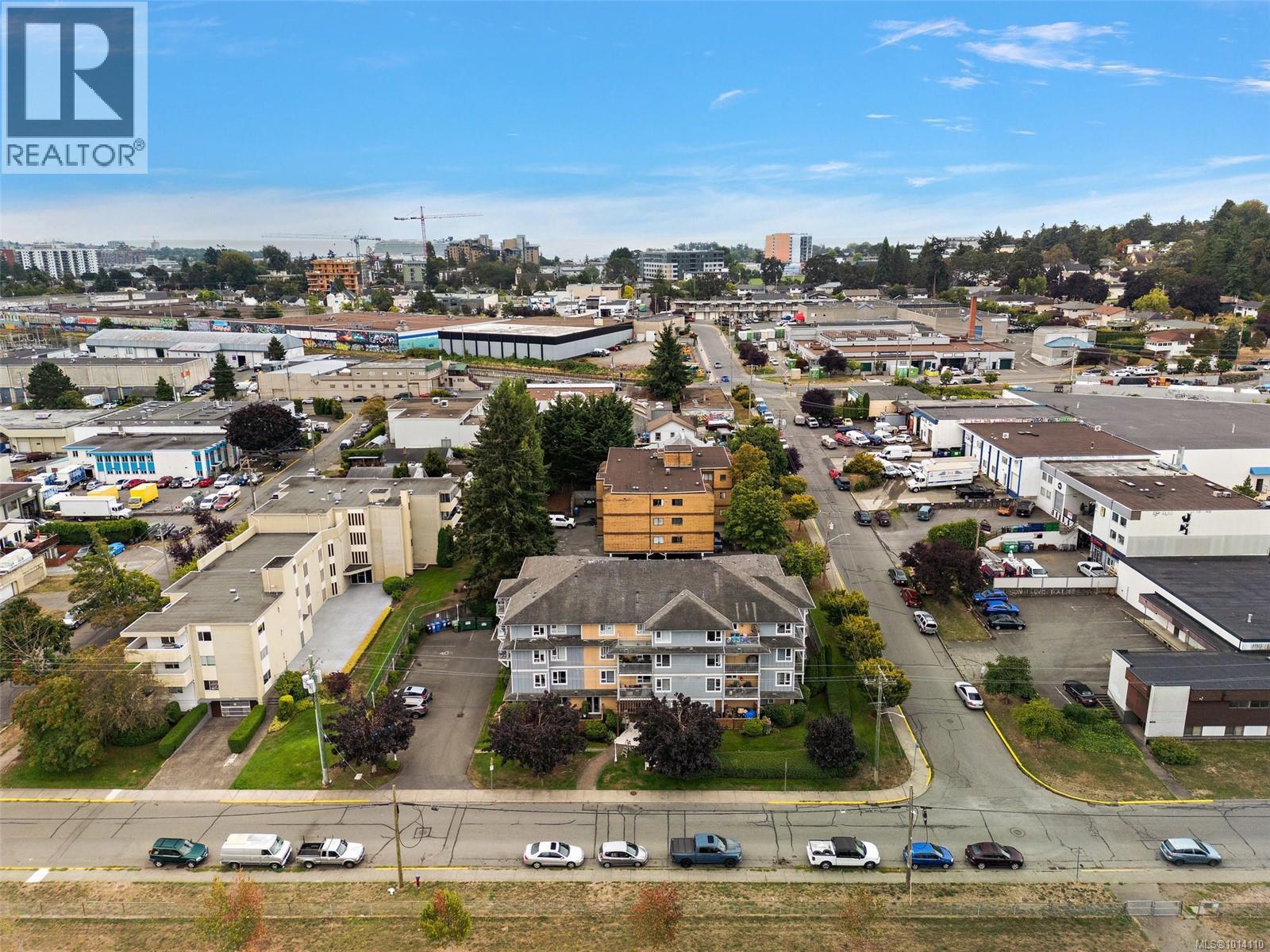 205 885 Ellery Street, Esquimalt