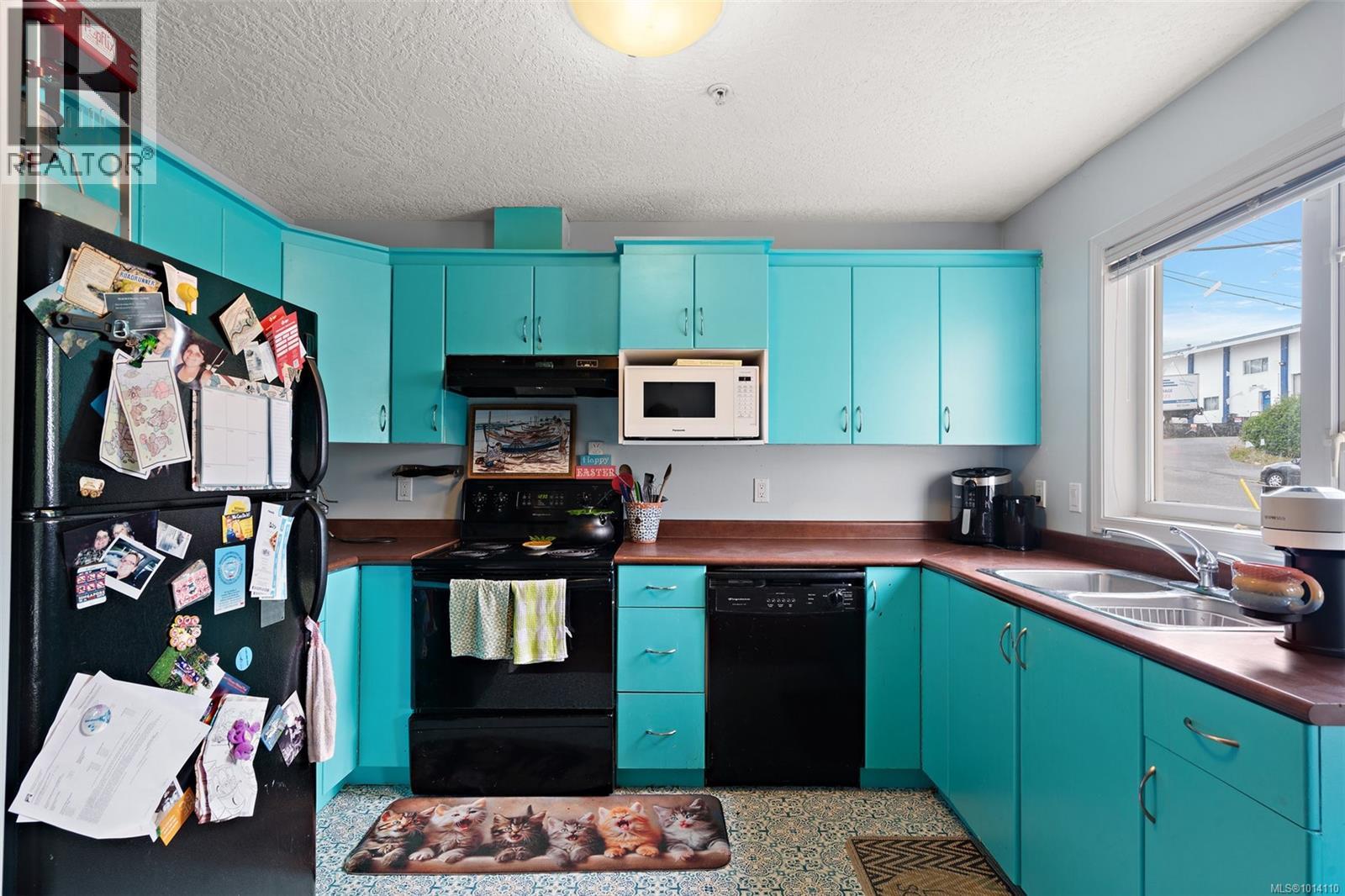 205 885 Ellery St, Esquimalt