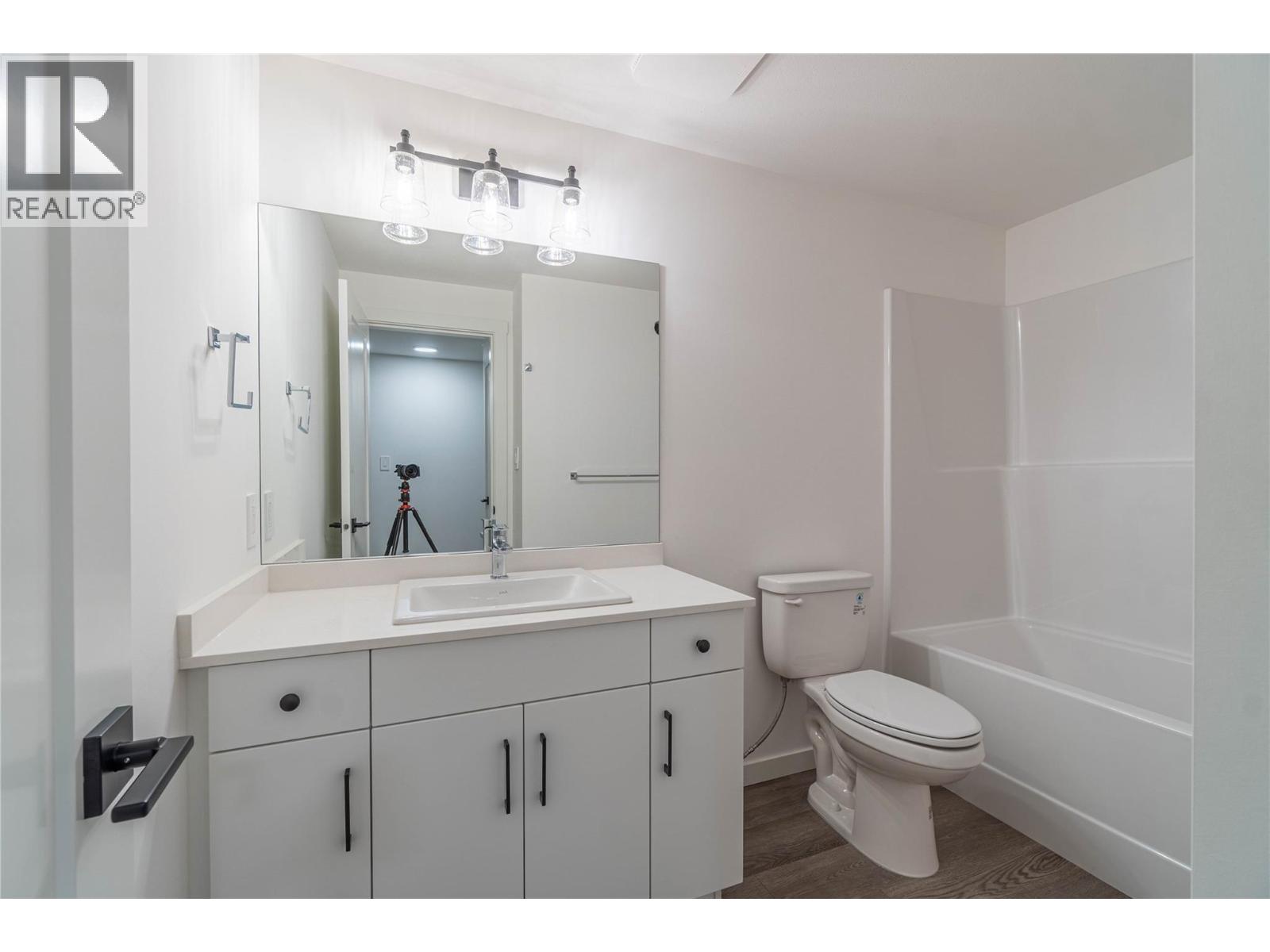 220 Shepherd Road Unit# 11, Chase