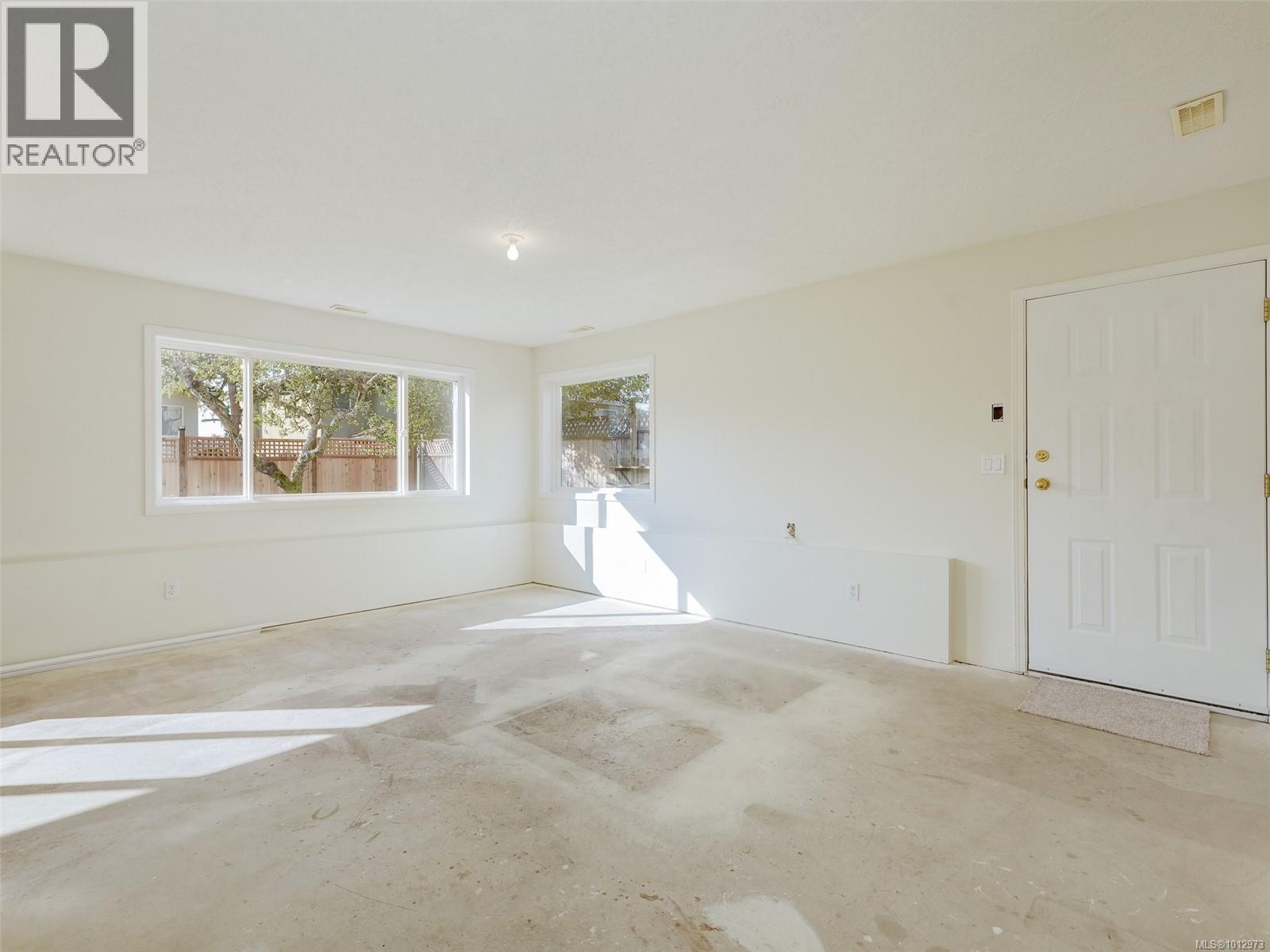  877 Beckwith Avenue, Saanich