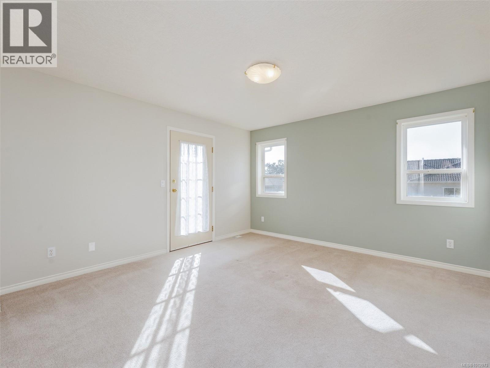  877 Beckwith Avenue, Saanich