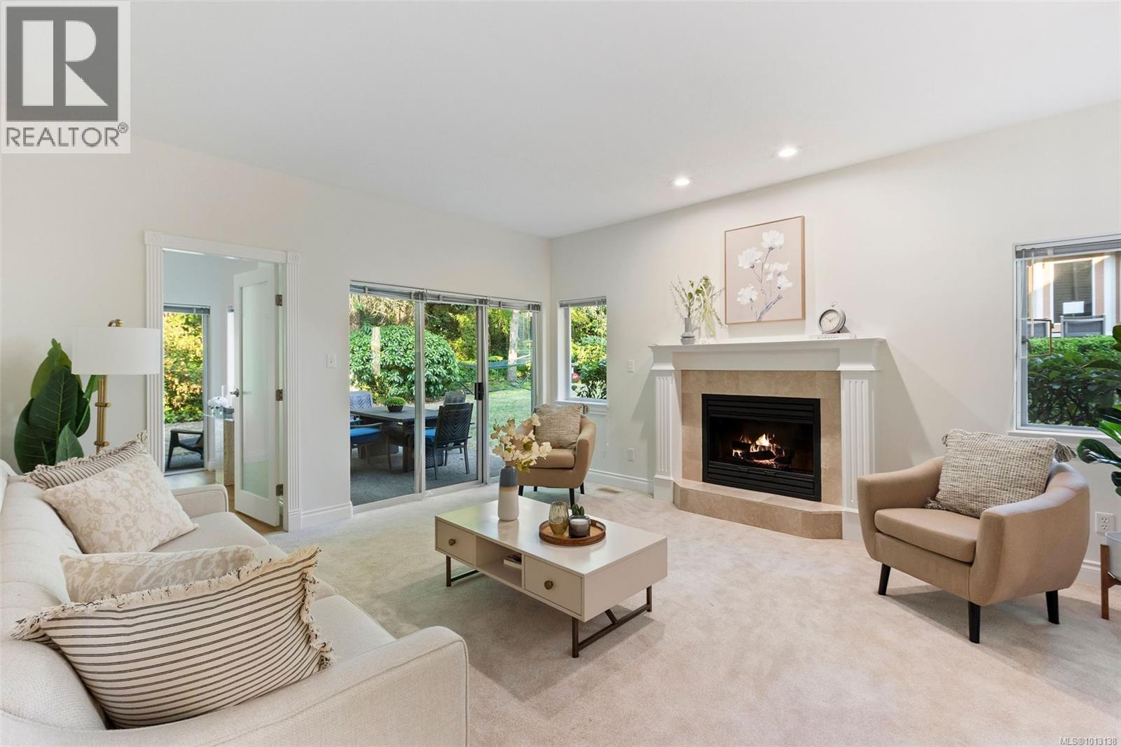 Single Family House Other for Sale in   Marsett Pl Saanich 