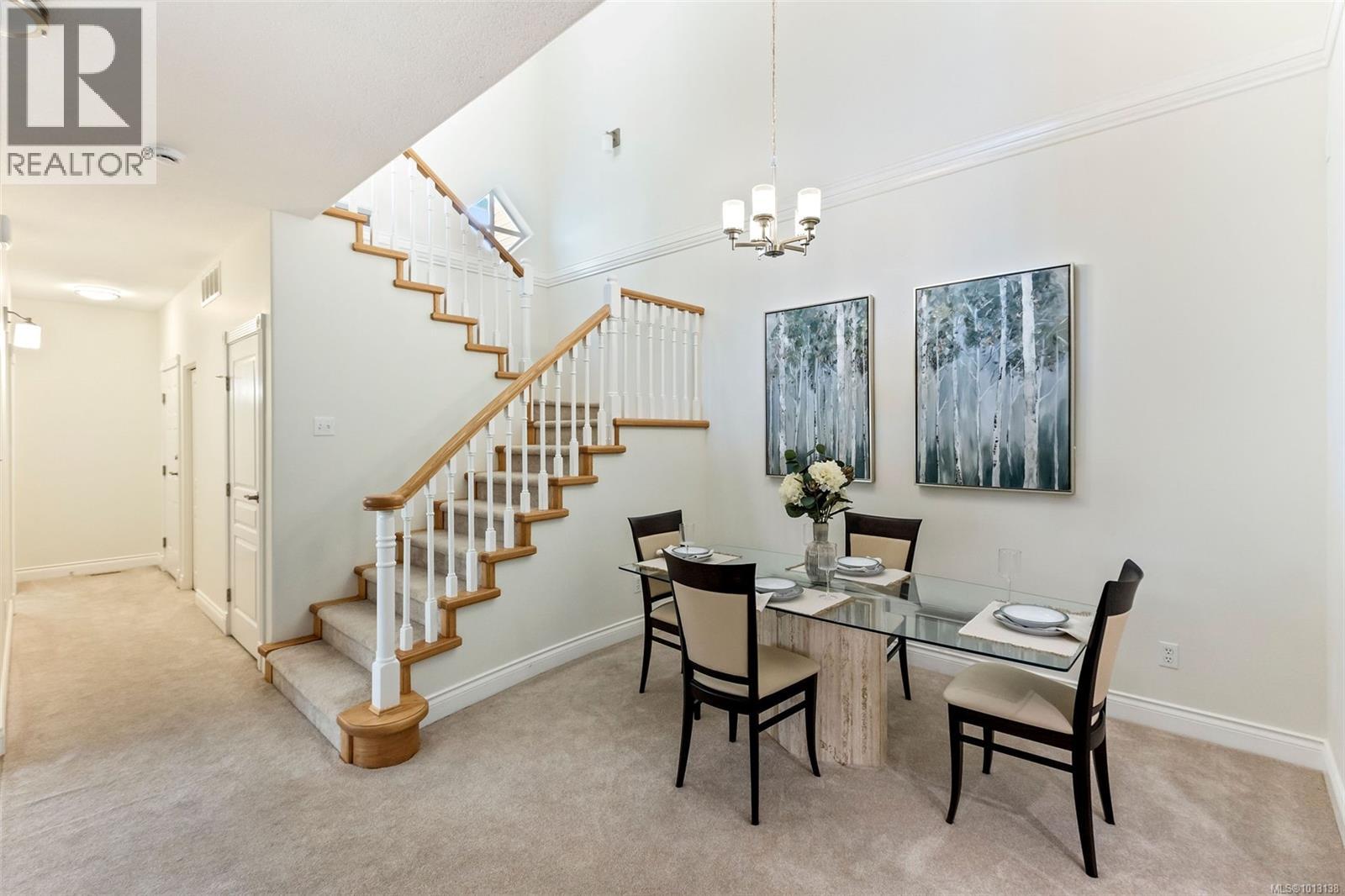 Single Family House Other for Sale in   Marsett Pl Saanich 