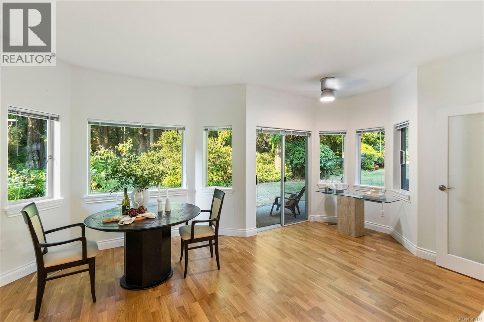 Single Family House Other for Sale in   Marsett Pl Saanich 