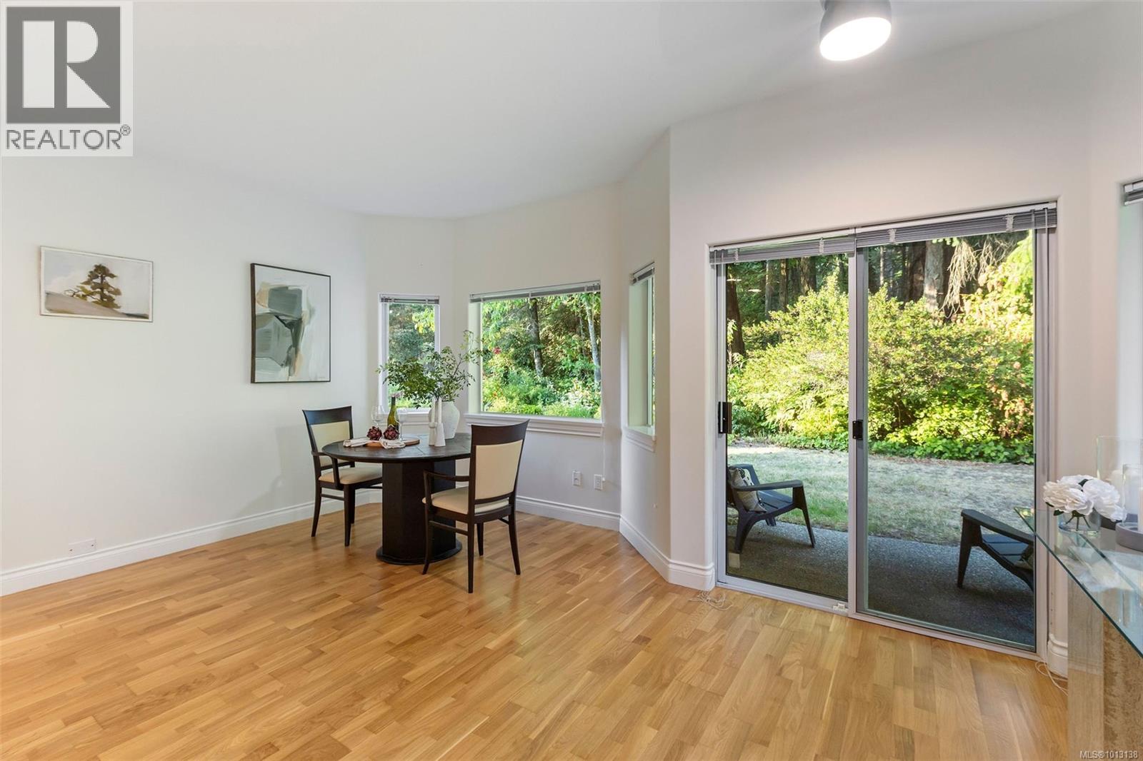 Single Family House Other for Sale in   Marsett Pl Saanich 