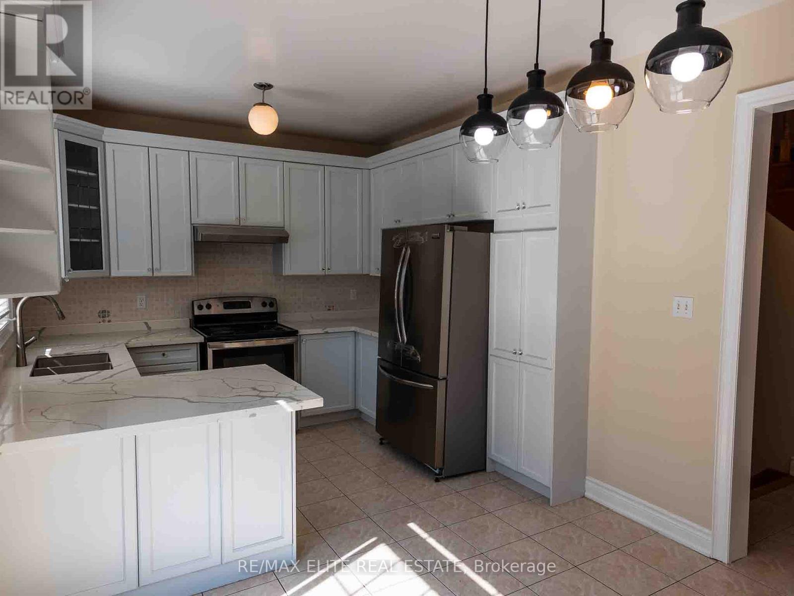 Single Family House for Sale in  GOULD LANE Vaughan (Patterson) 