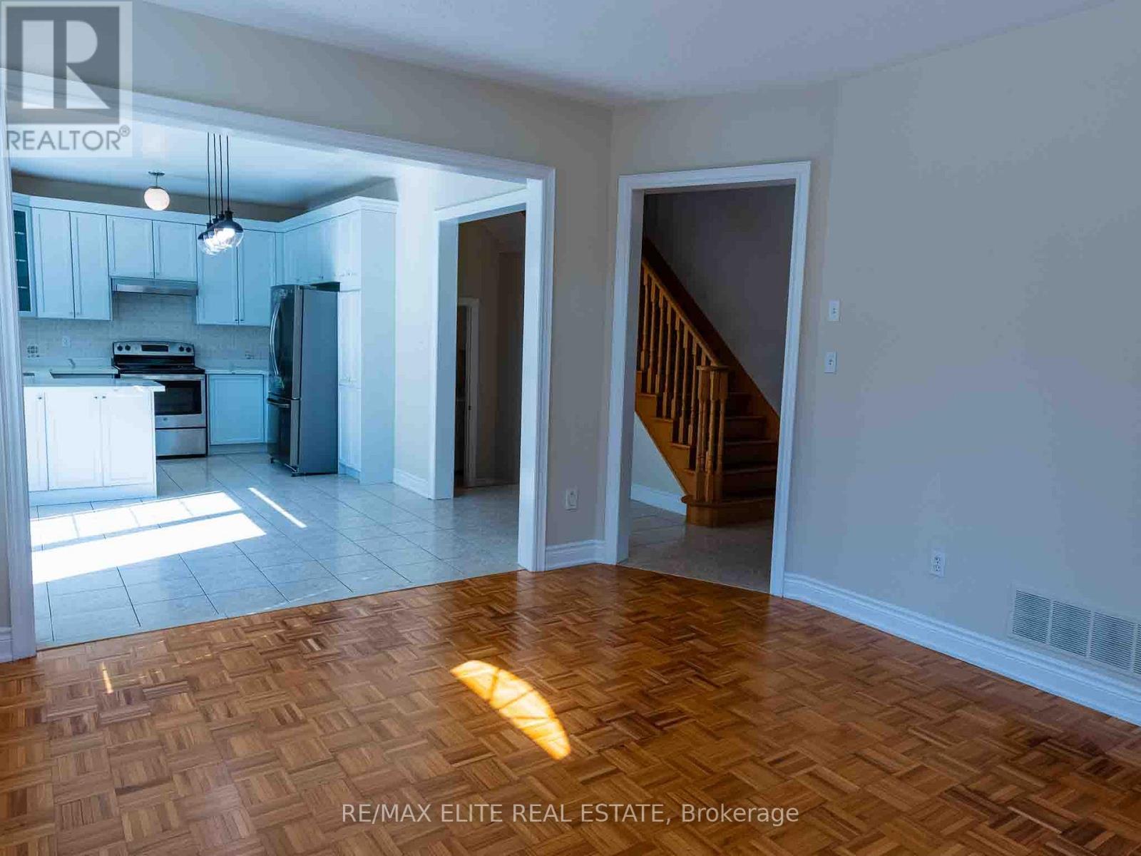 Single Family House for Sale in  GOULD LANE Vaughan (Patterson) 