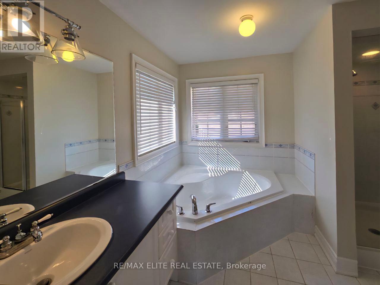 Single Family House for Sale in  GOULD LANE Vaughan (Patterson) 