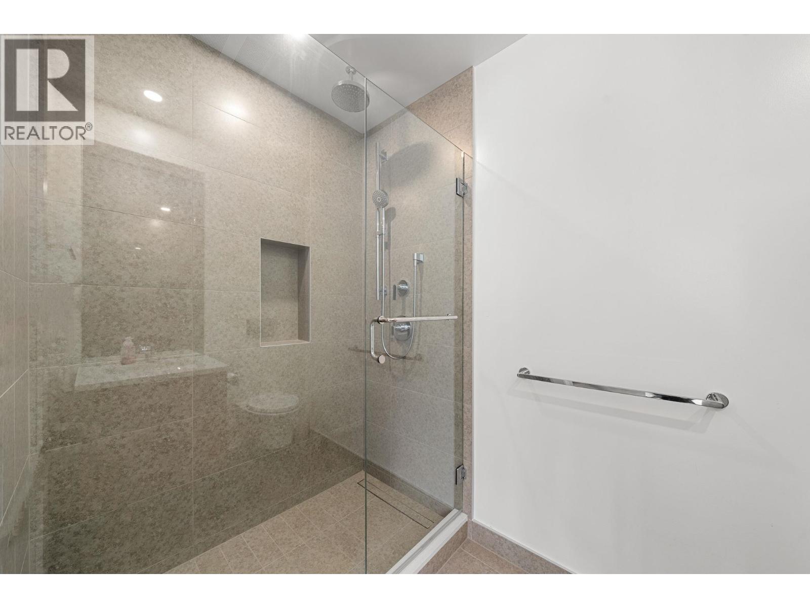 309 6707 NELSON AVENUE, West Vancouver