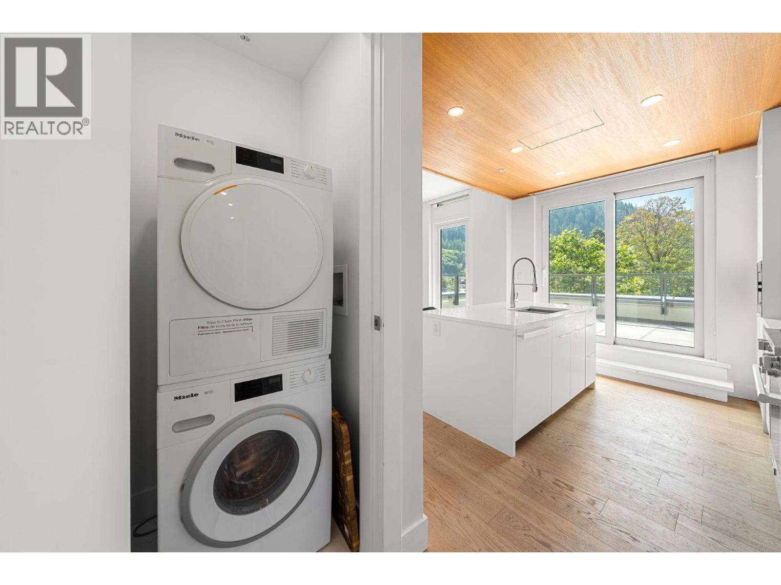 309 6707 NELSON AVENUE, West Vancouver