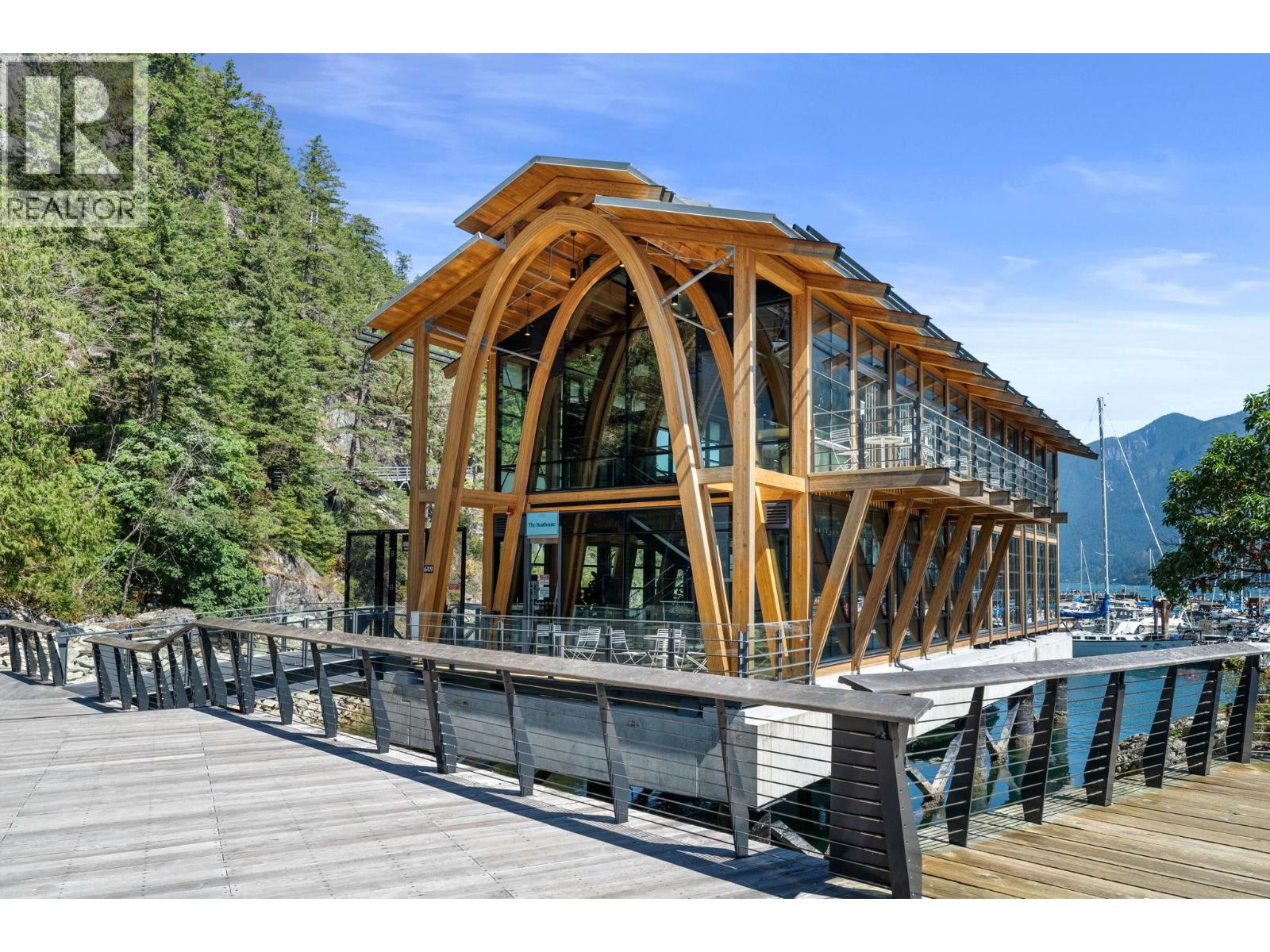 309 6707 NELSON AVENUE, West Vancouver