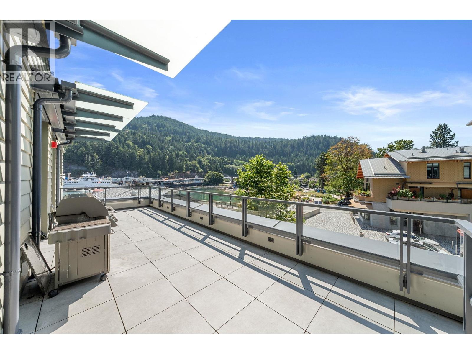 309 6707 NELSON AVENUE, West Vancouver