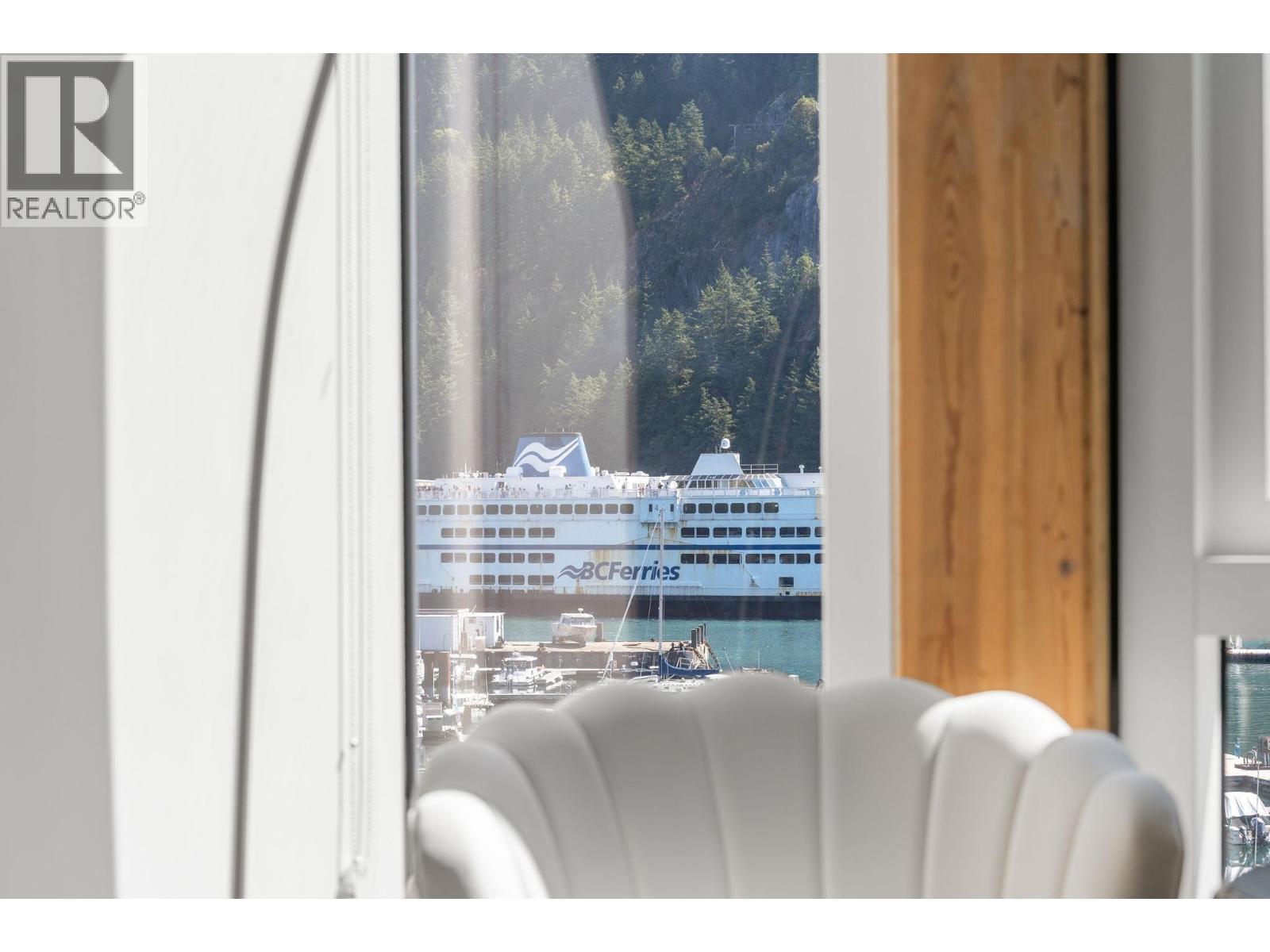 309 6707 NELSON AVENUE, West Vancouver