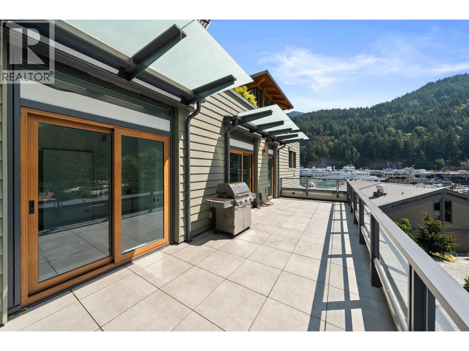 309 6707 NELSON AVENUE, West Vancouver