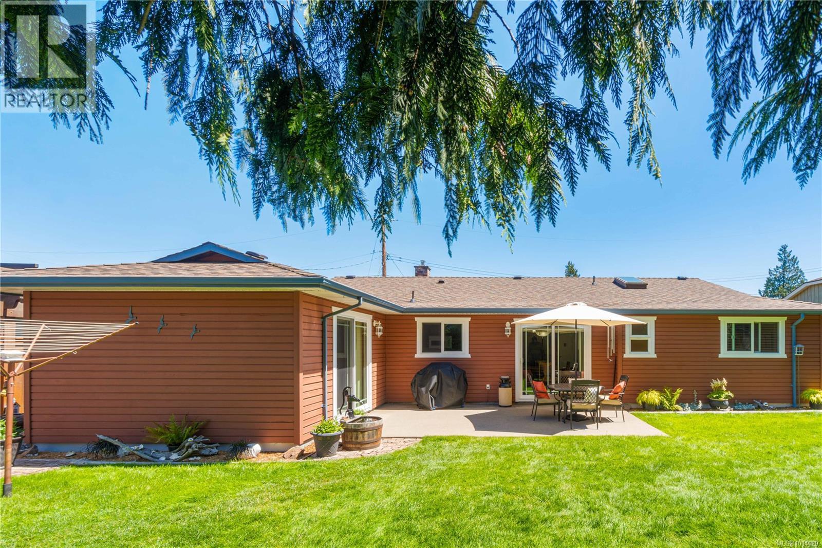 694 Wedgewood Cres, Parksville