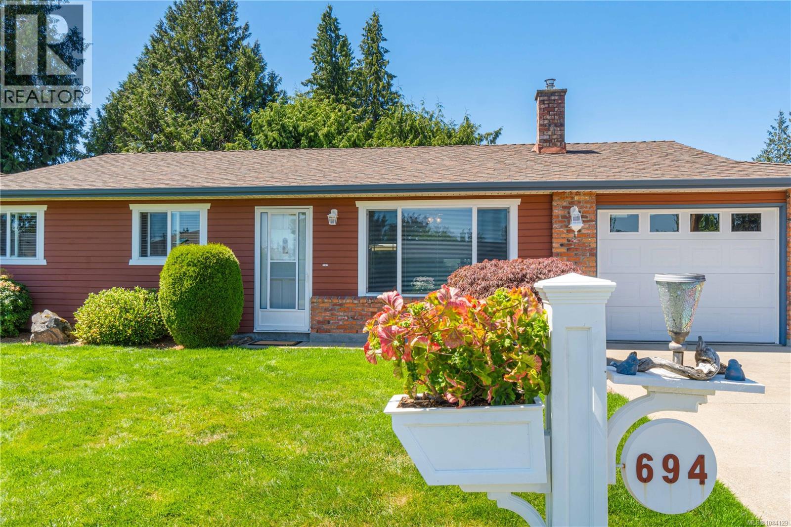 694 Wedgewood Cres, Parksville