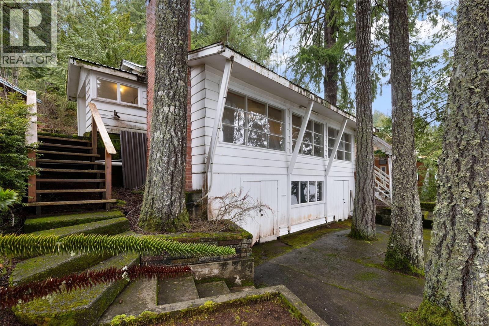 8950 Stirling Arm Dr, Port Alberni