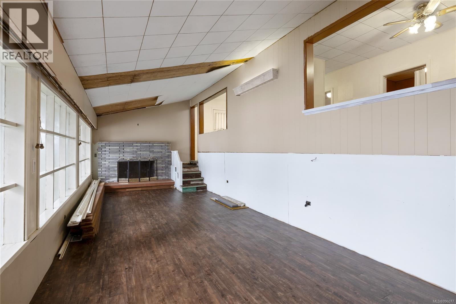 8950 Stirling Arm Dr, Port Alberni