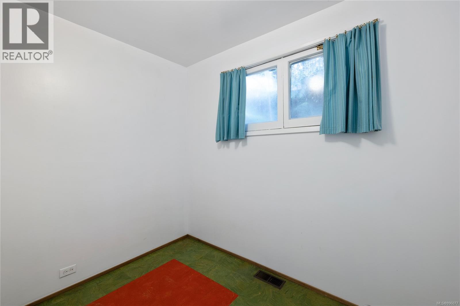 8950 Stirling Arm Dr, Port Alberni