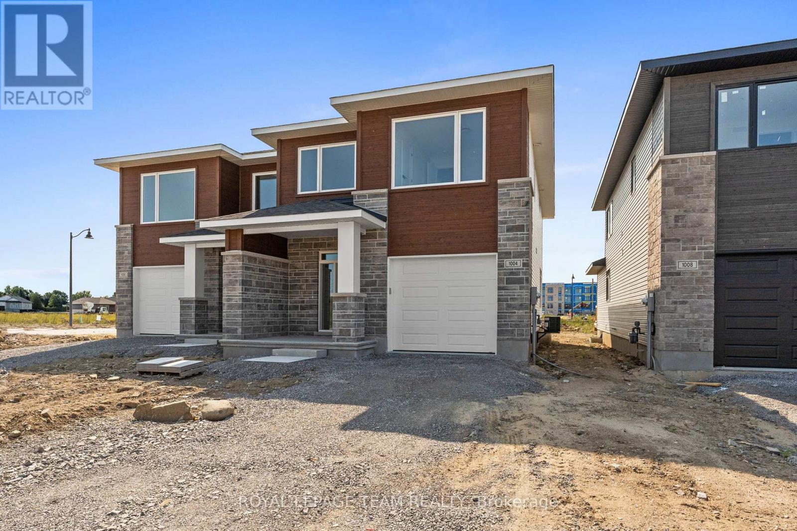 1004 MOORE STREET - Photo 2 of 40, Brockville, Ontario